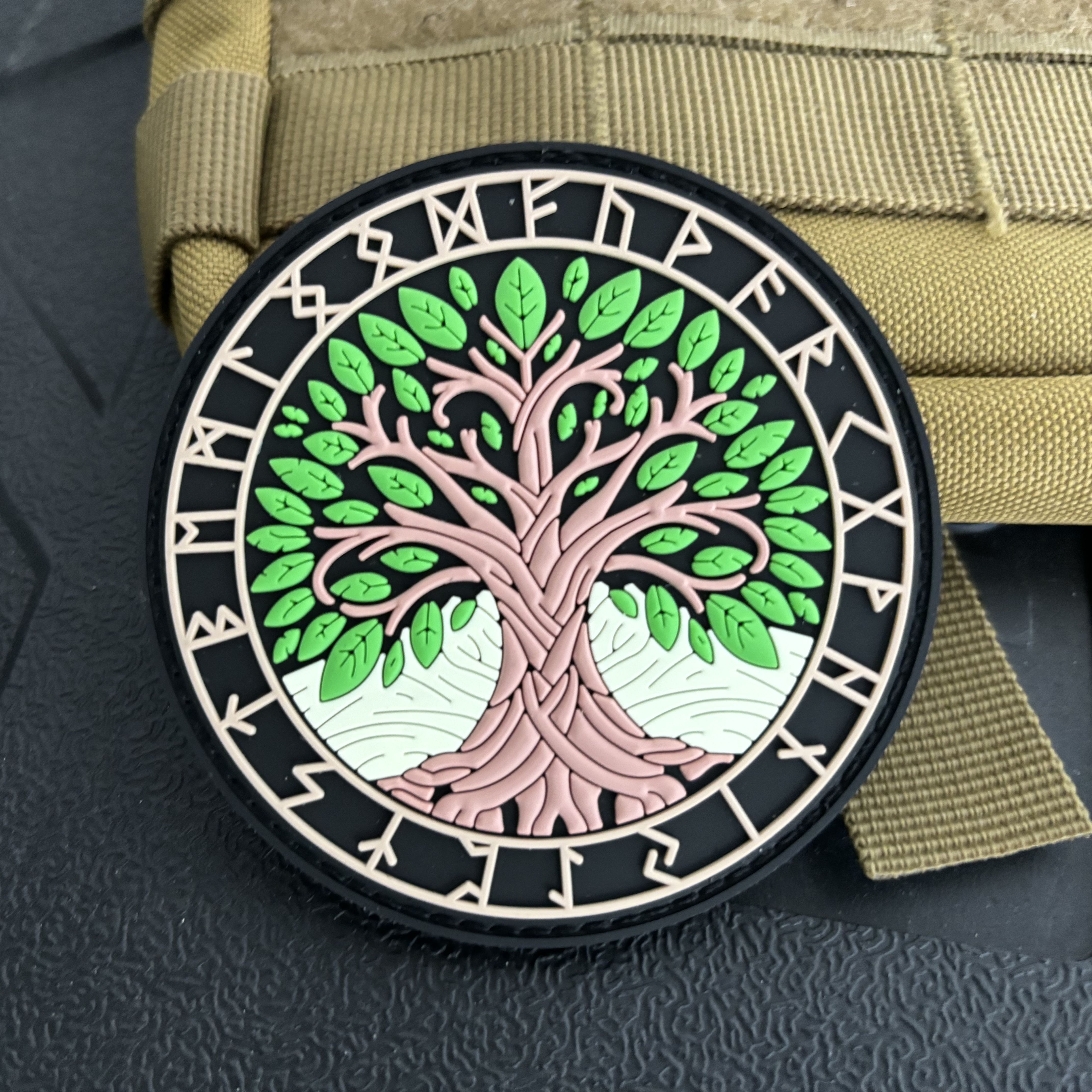 Yggdrasil Viking Totem PVC Pat - Rucksack Military Style recensie en prijs
