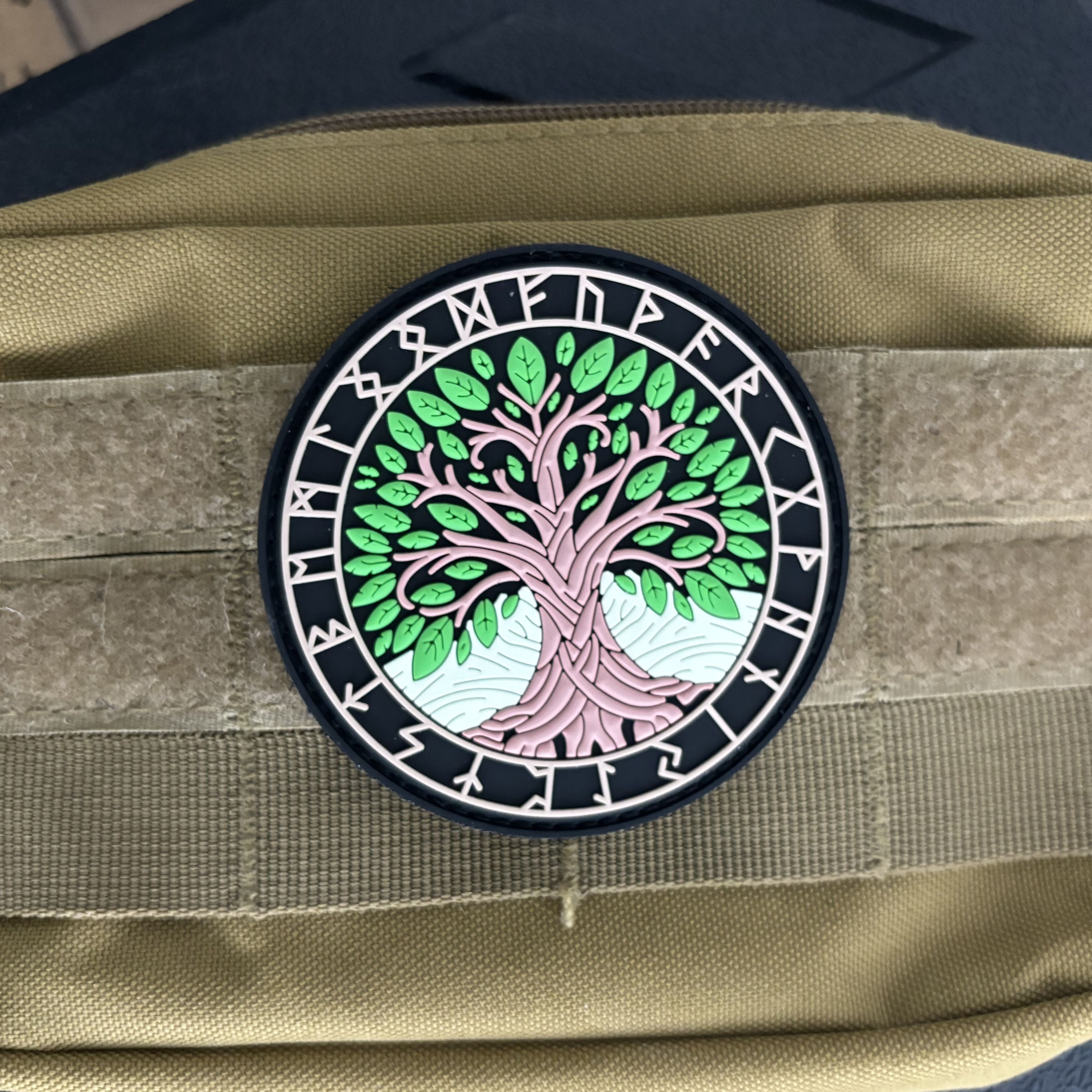 Yggdrasil Viking Totem PVC Pat - Rucksack Military Style recensie en prijs